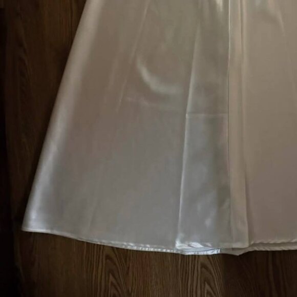 White Satin Long Skirt - Picture 4 of 5